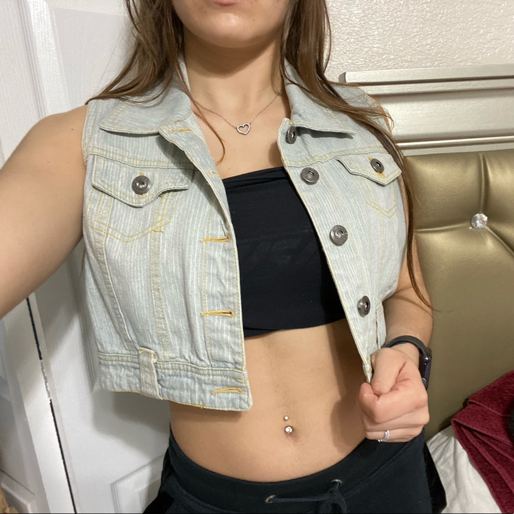 Sleeveless jean jacket